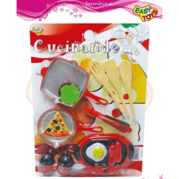 CUCINANDO PENTOLE+ACC. 43 X 32 CM.